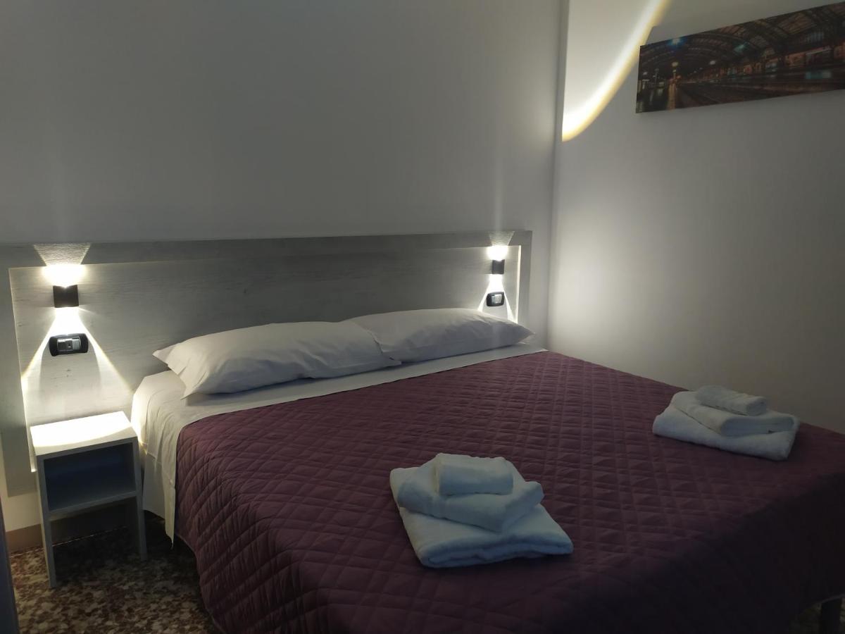 Hotel Madonna Del Pino แชร์เวีย ภายนอก รูปภาพ